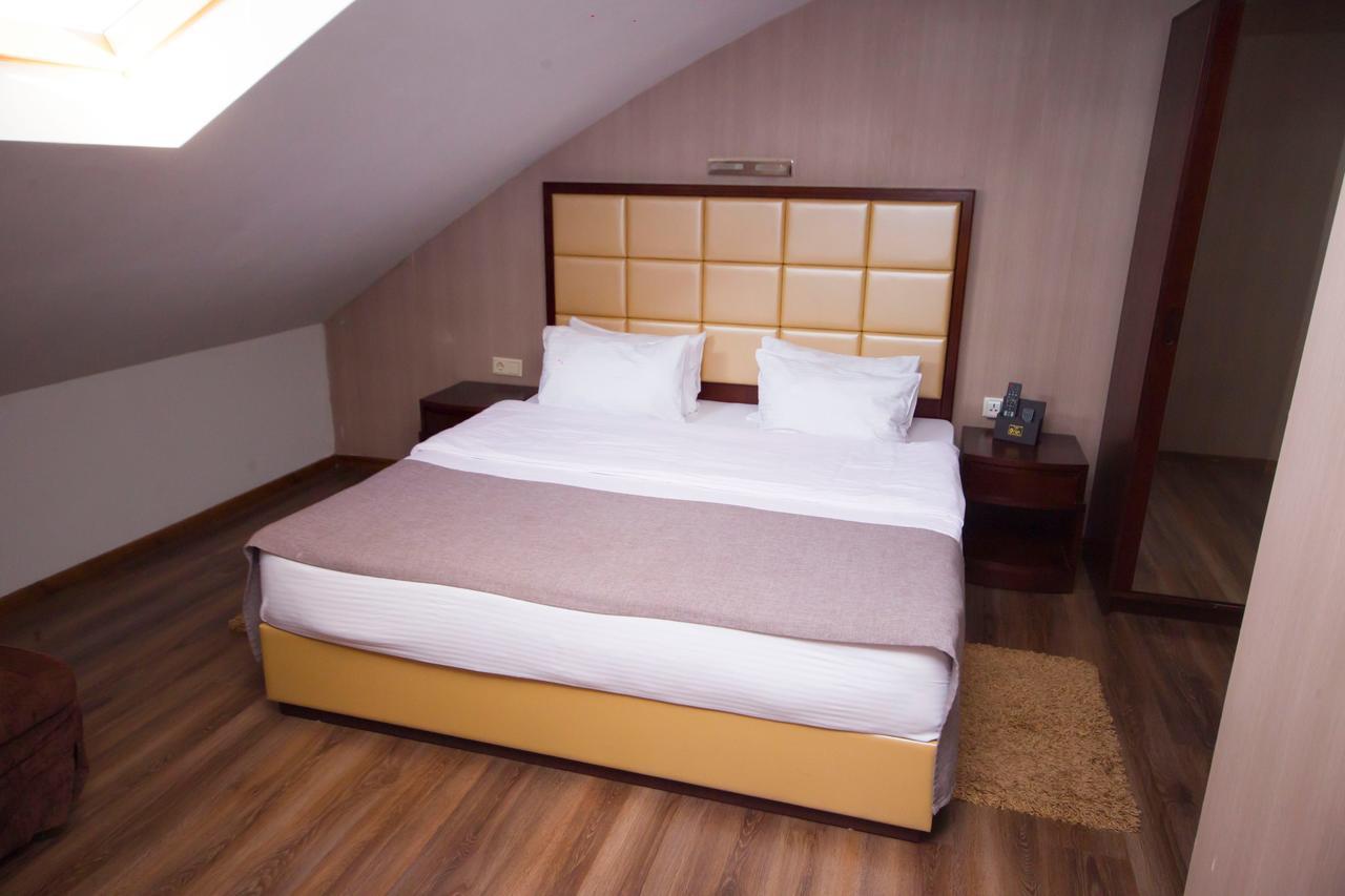 Hotel Orion Budget Tbilisi Ngoại thất bức ảnh