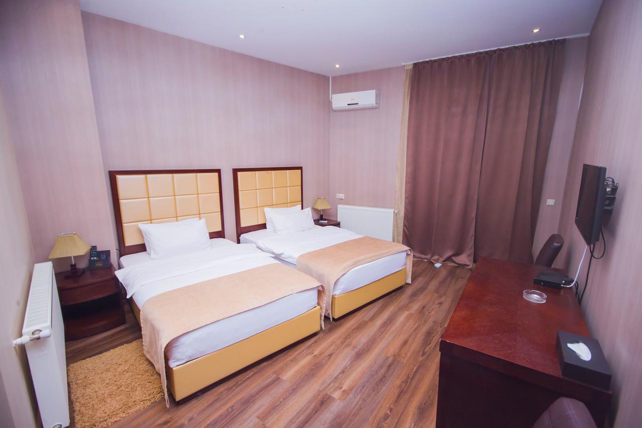 Hotel Orion Budget Tbilisi Ngoại thất bức ảnh