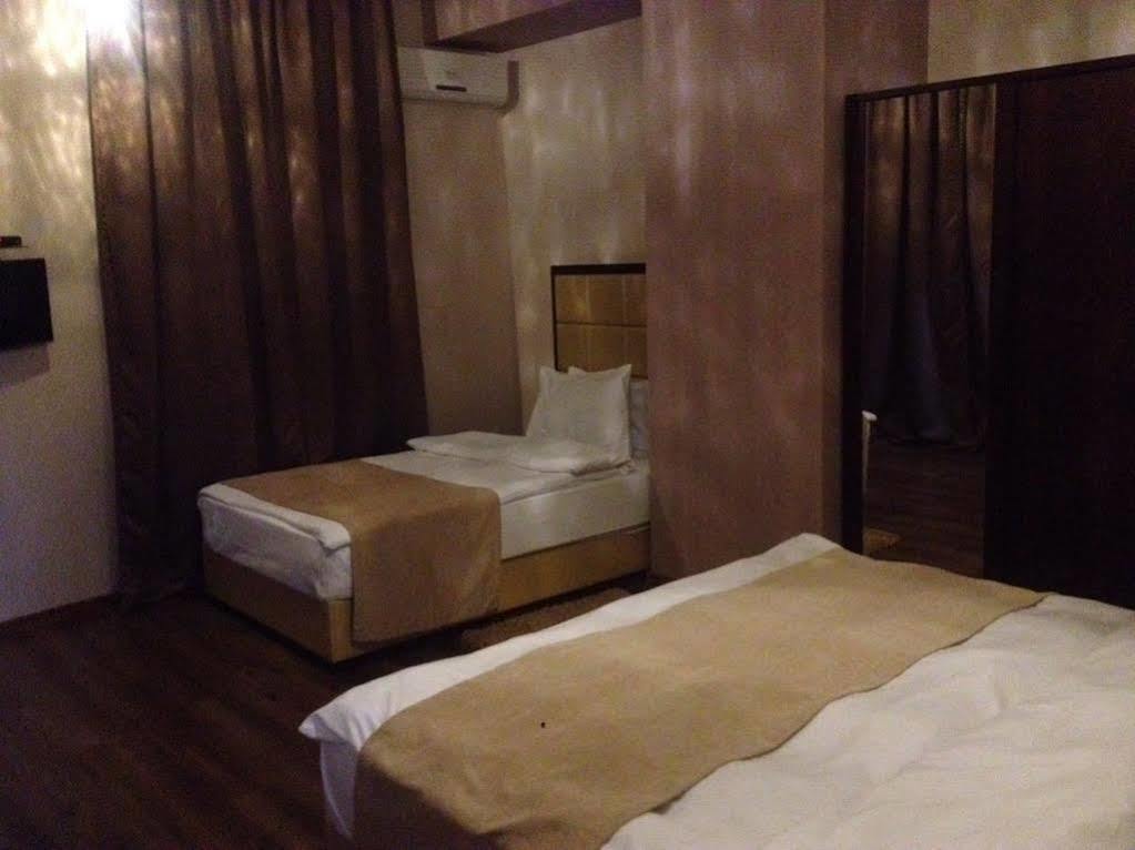 Hotel Orion Budget Tbilisi Ngoại thất bức ảnh