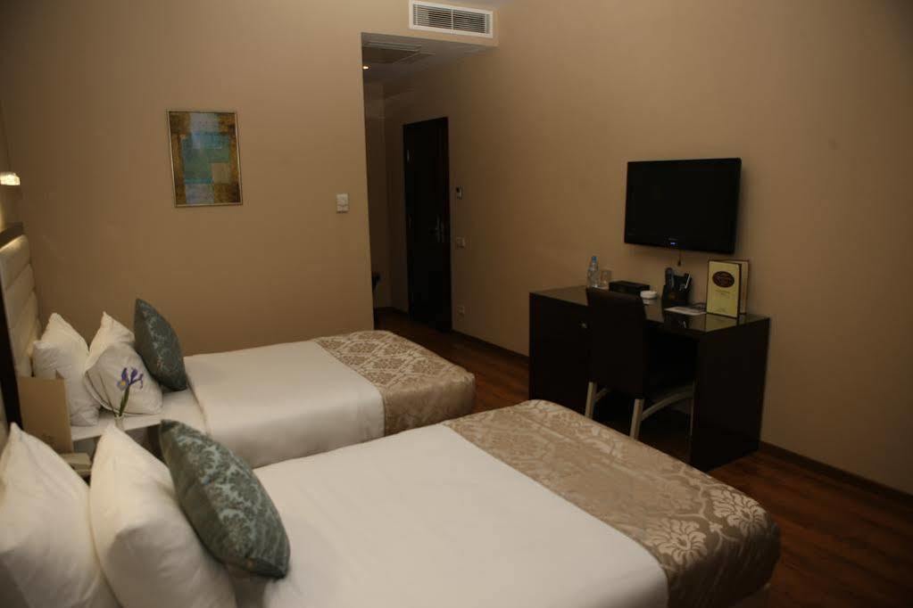 Hotel Orion Budget Tbilisi Ngoại thất bức ảnh